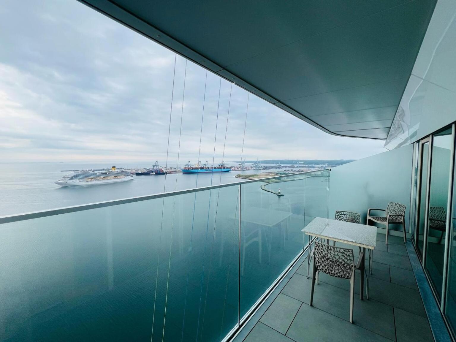 26-Etage Lejlighed Med Utrolig Havudsigt オールフス エクステリア 写真